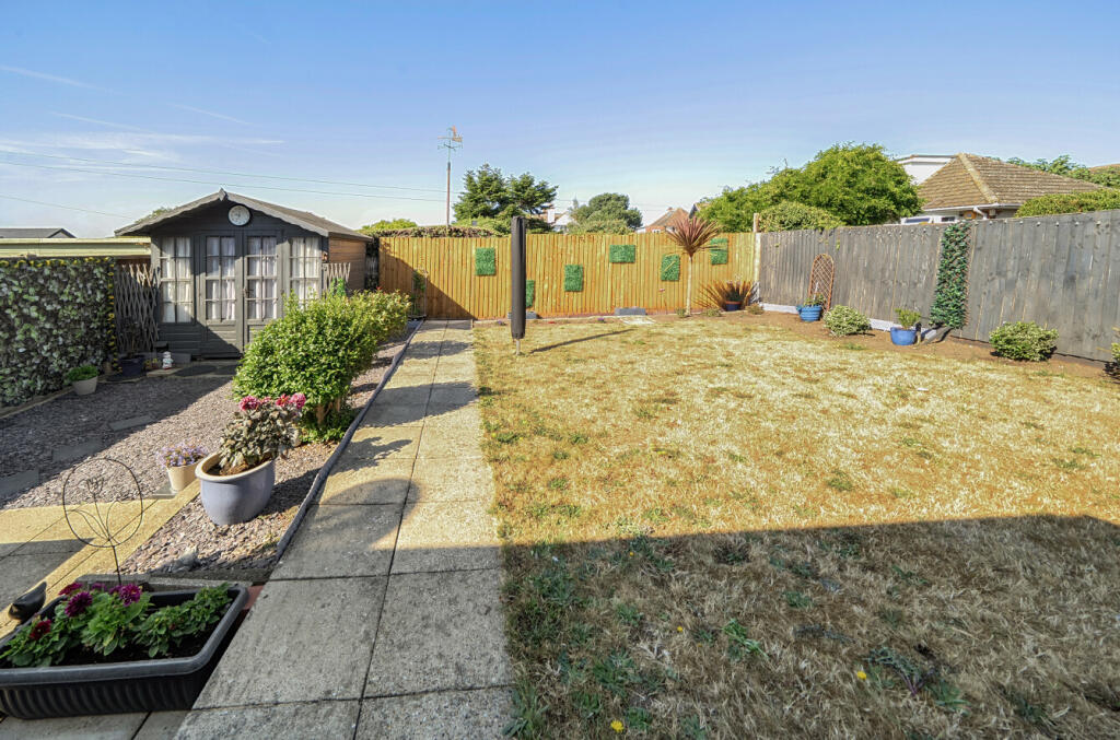 Fronks Avenue, Harwich, Essex photo 2