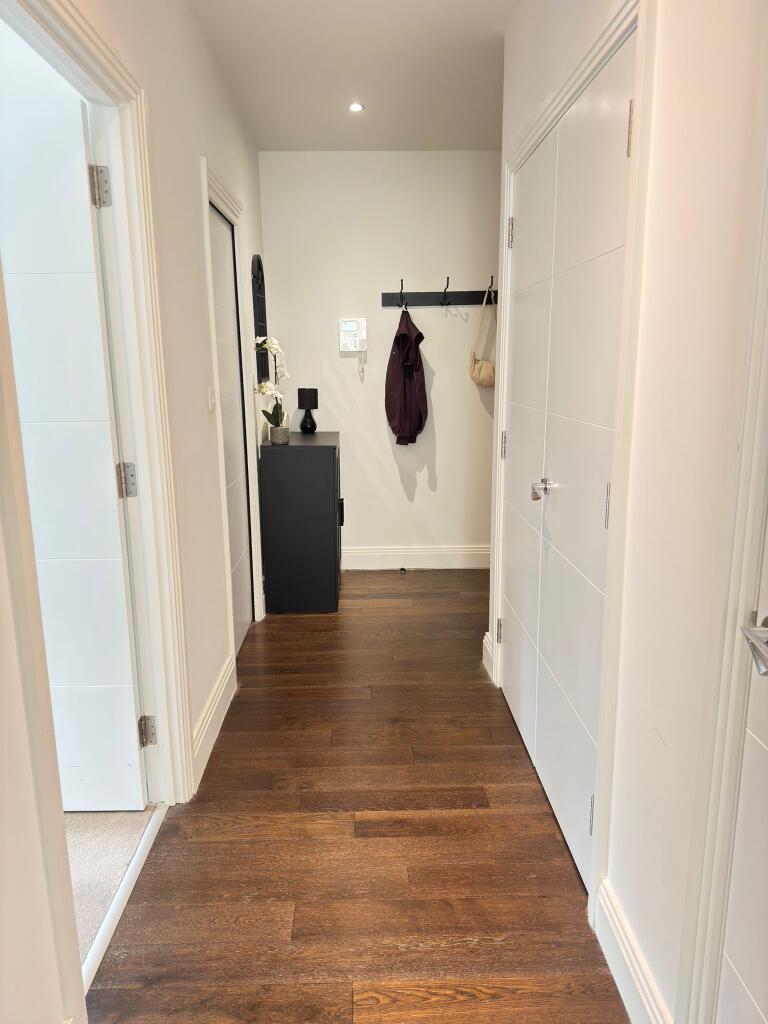 Apartment in London - View 2