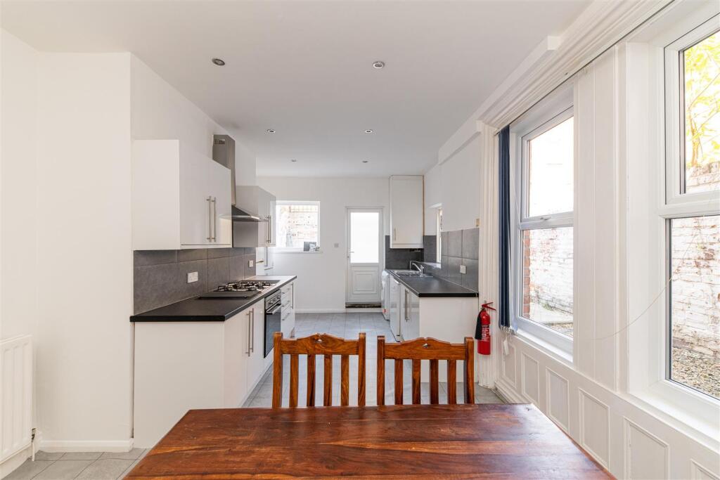 House in Newcastle upon Tyne - More