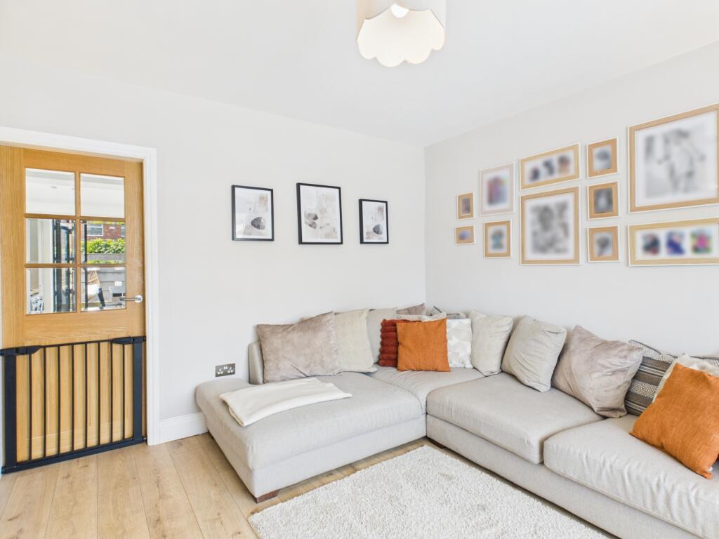 Langfield Crescent, Droylsden, Manchester, M43 7JH photo 4