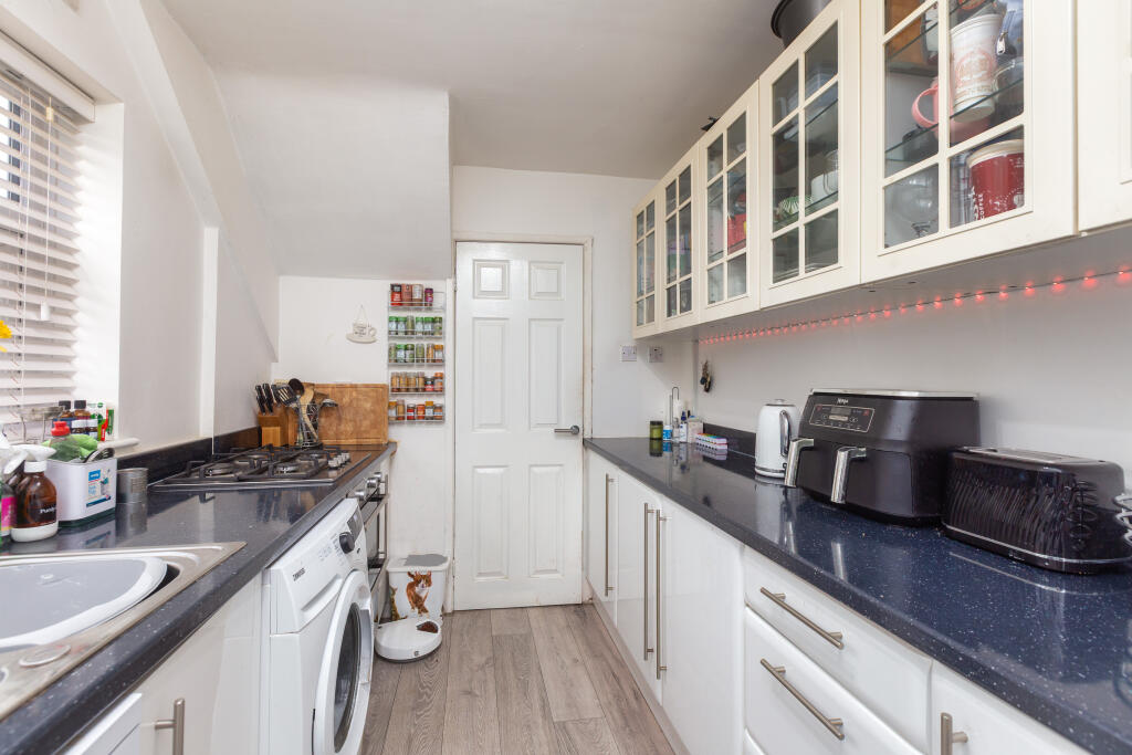 Bow Lane, Leyland, PR25 photo 3