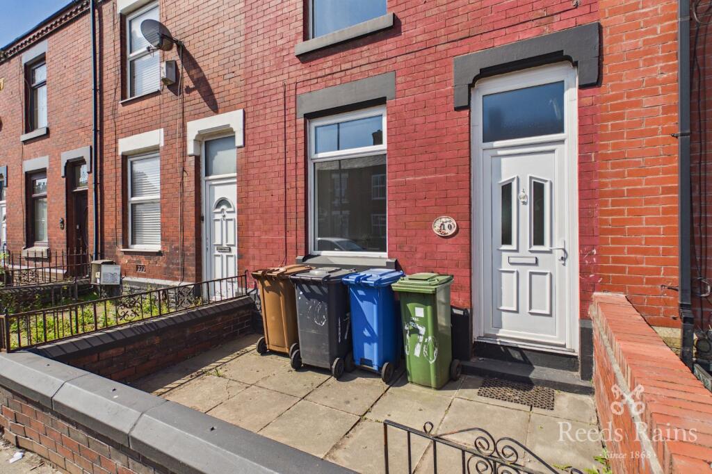 Main image of property: Stockport Road, Denton, Manchester, Greater Manchester, M34