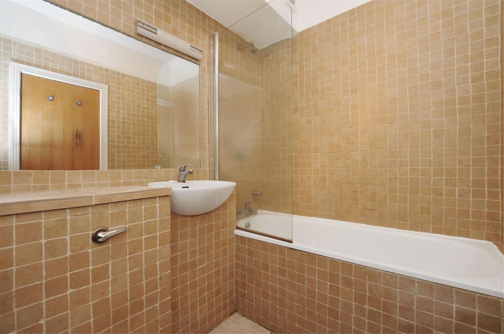 Apartment in London - More