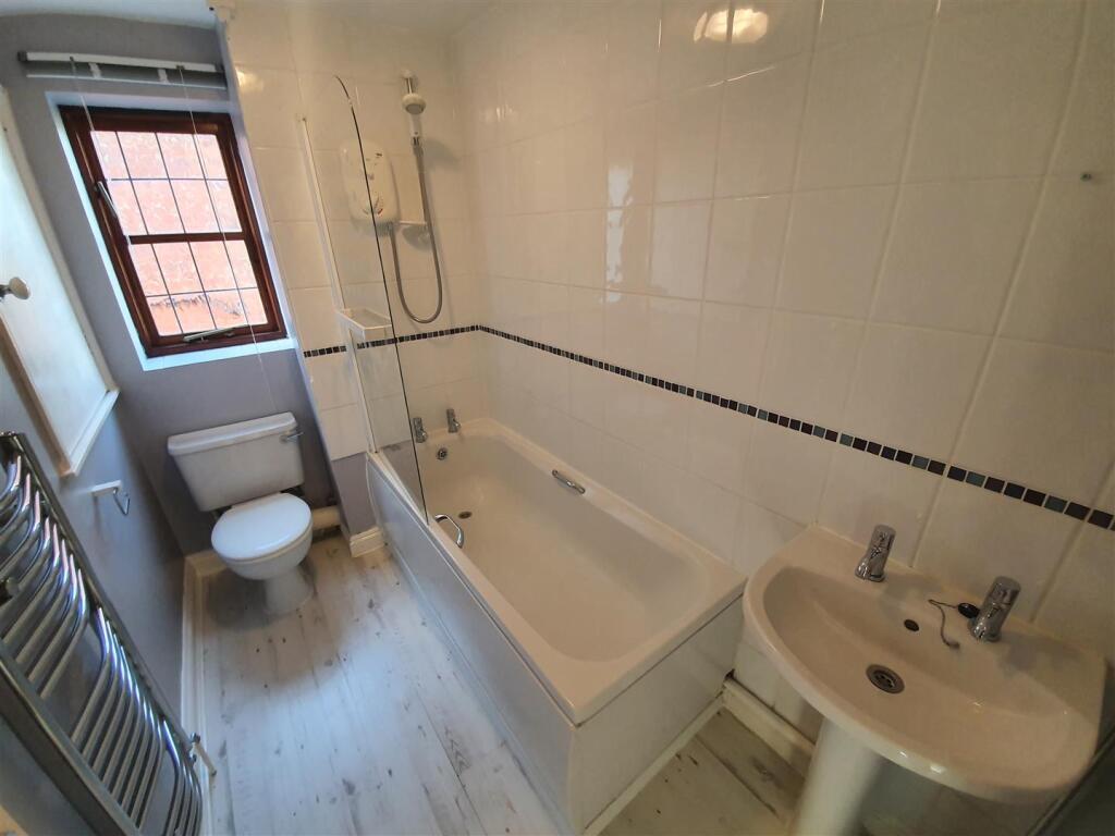 House in Dudley - View 5