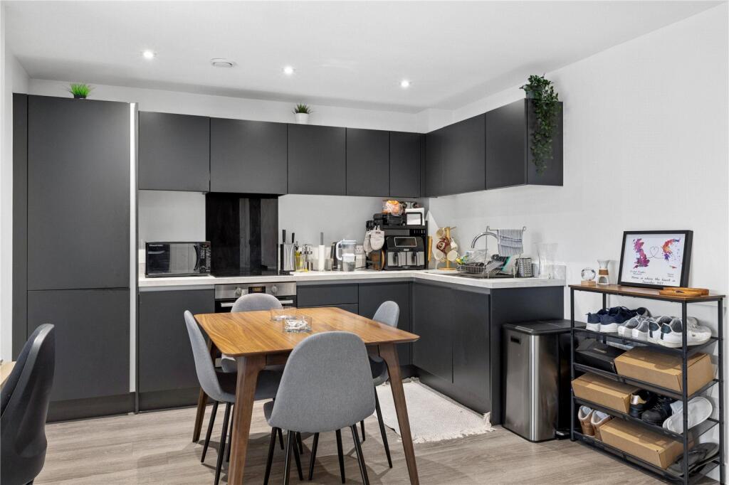 Apartment in Salford, Greater Manchester - View 4
