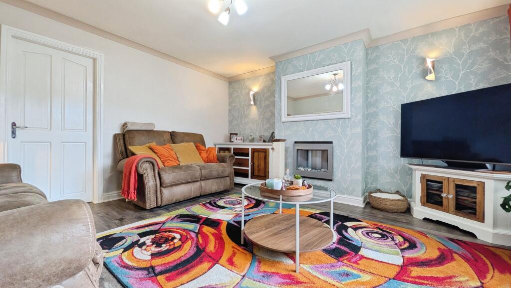House in Oldham, Greater Manchester - View 3