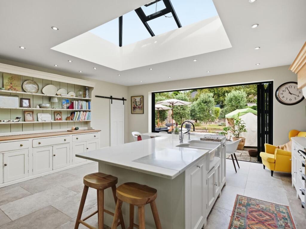 Montague Road, Southbourne photo 4