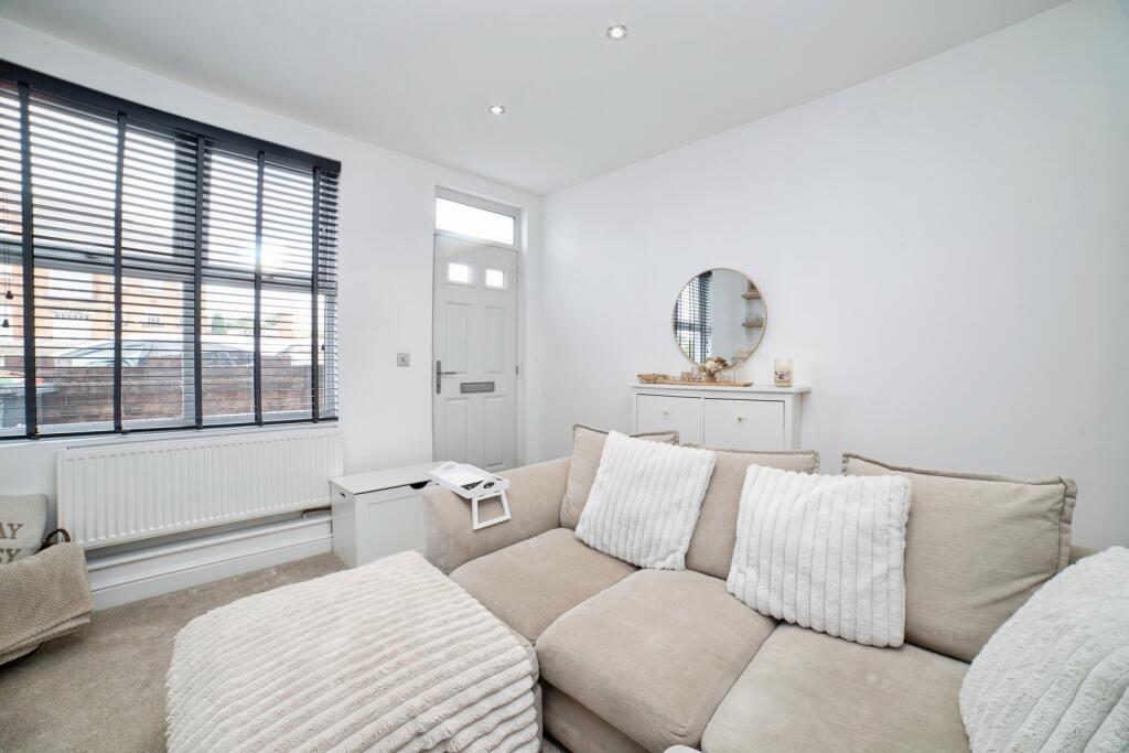 Huthwaite Road, Sutton-in-Ashfield, Nottinghamshire, NG17 photo 4