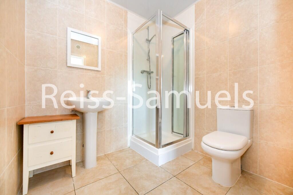 5 bedroom terraced house for rent