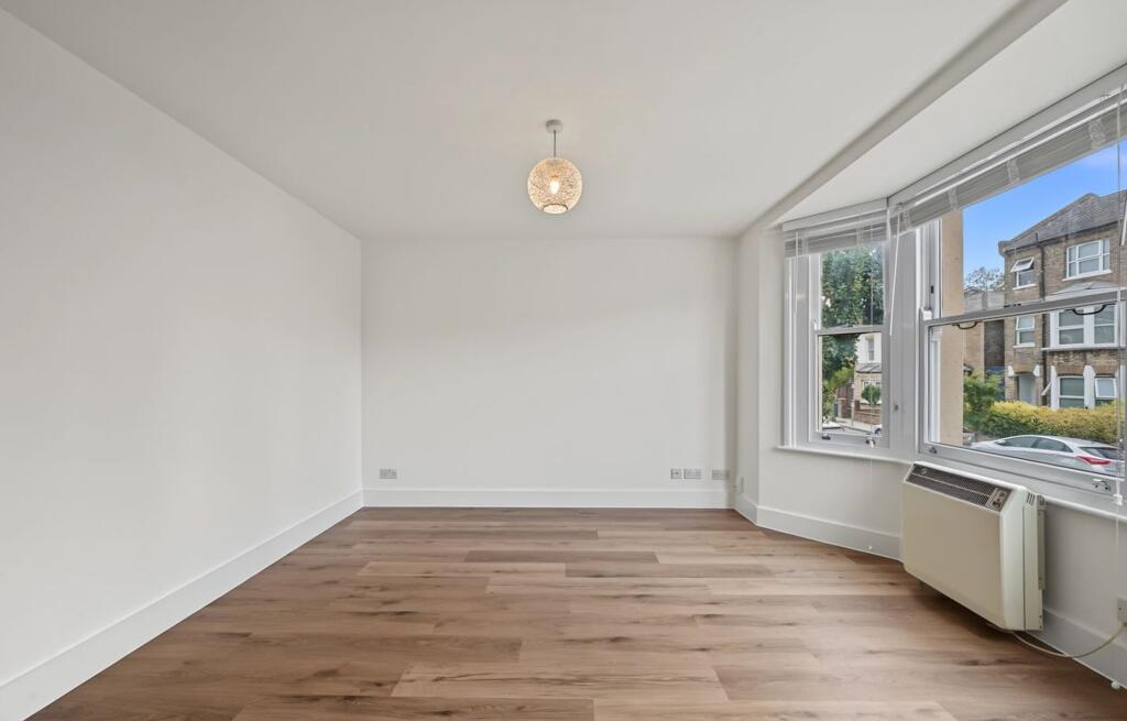 Apartment in London - View 5