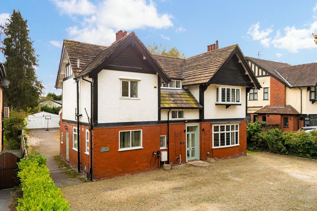 4-bed detached on Bramhall Lane South, Bramhall, SK7, £900,000