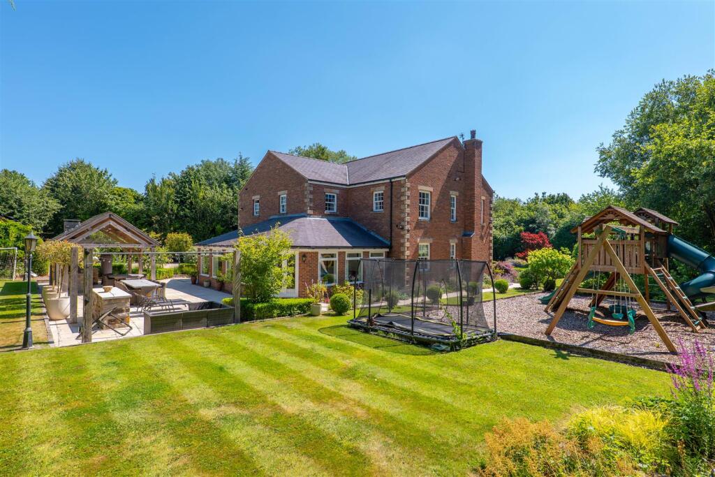 House in Chorley, Charnock Richard - View 4