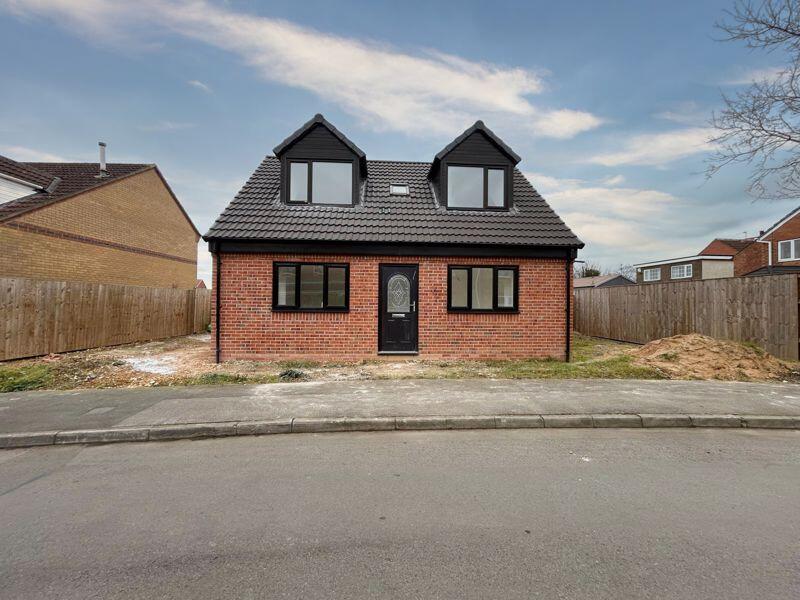 3-bed detached on 17 Roman Way, £240,000
