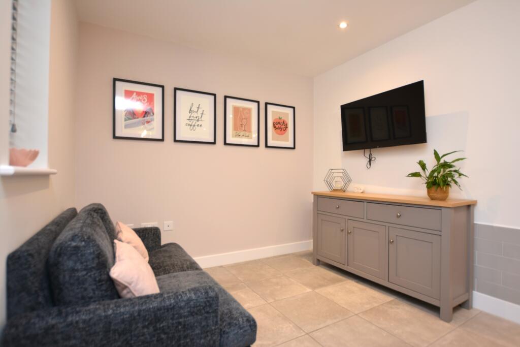 House in Leeds, Thorp Arch - More