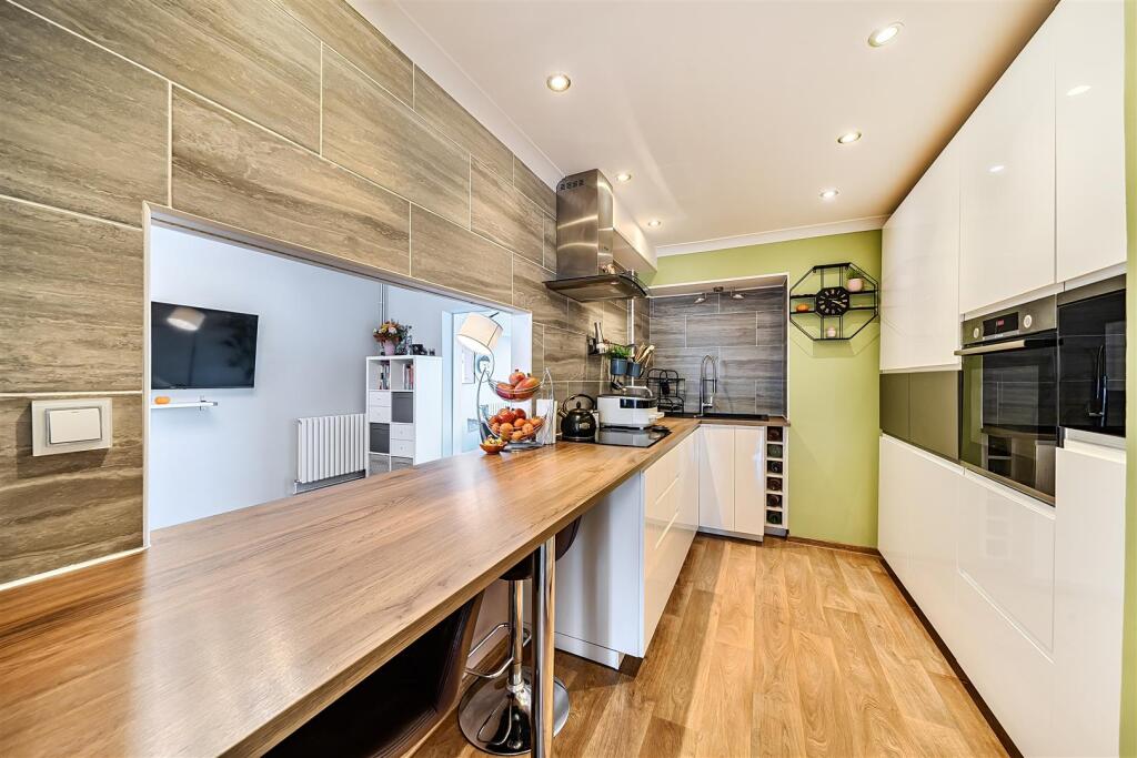 The Paddock, South Bersted photo 4