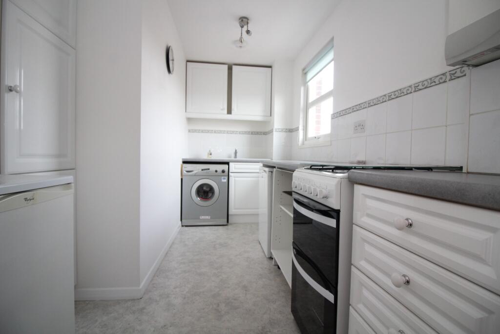 Apartment in Gravesham, Gravesend - View 2