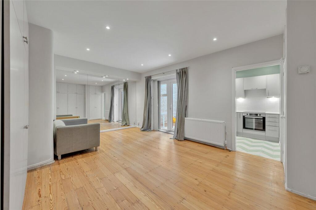 Studio flat for rent