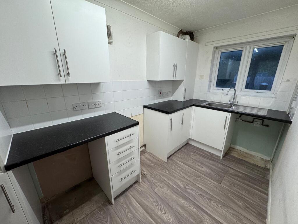 63 Foxglove Way, Bedford MK42 0FG photo 2