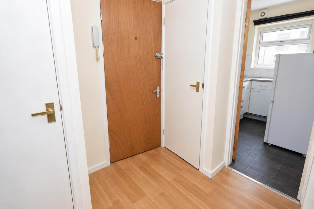 Apartment in Wakefield - View 4