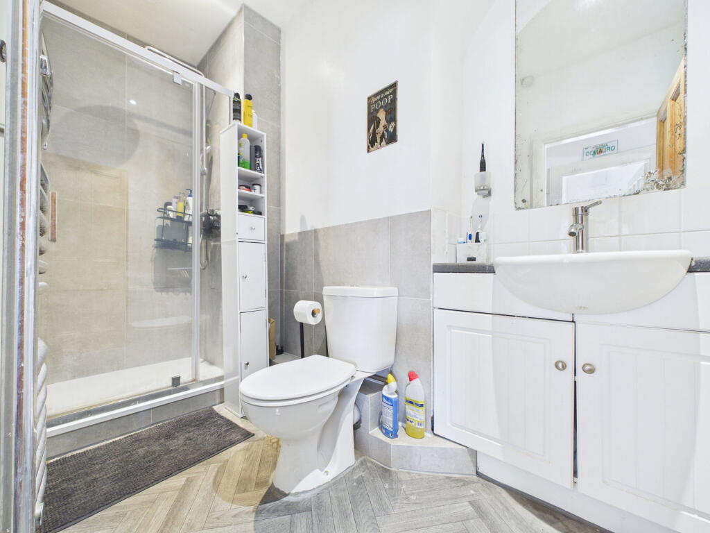 Apartment in Torquay - More