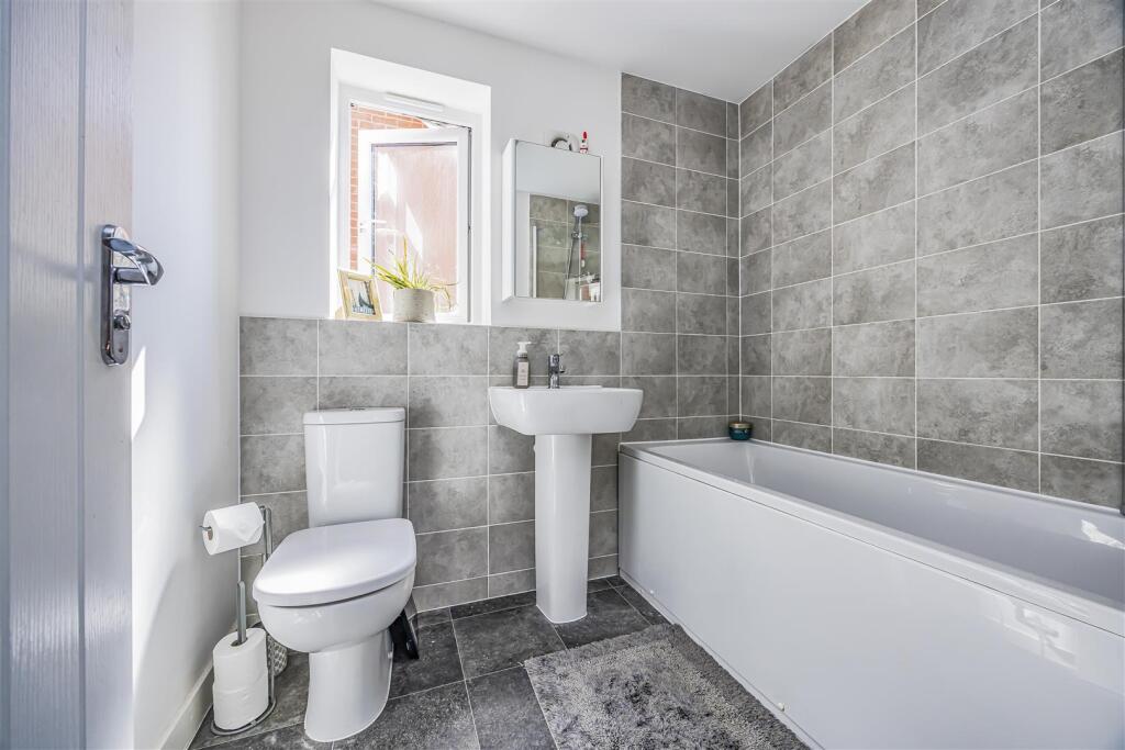 St. Georges Avenue, Warblington - More