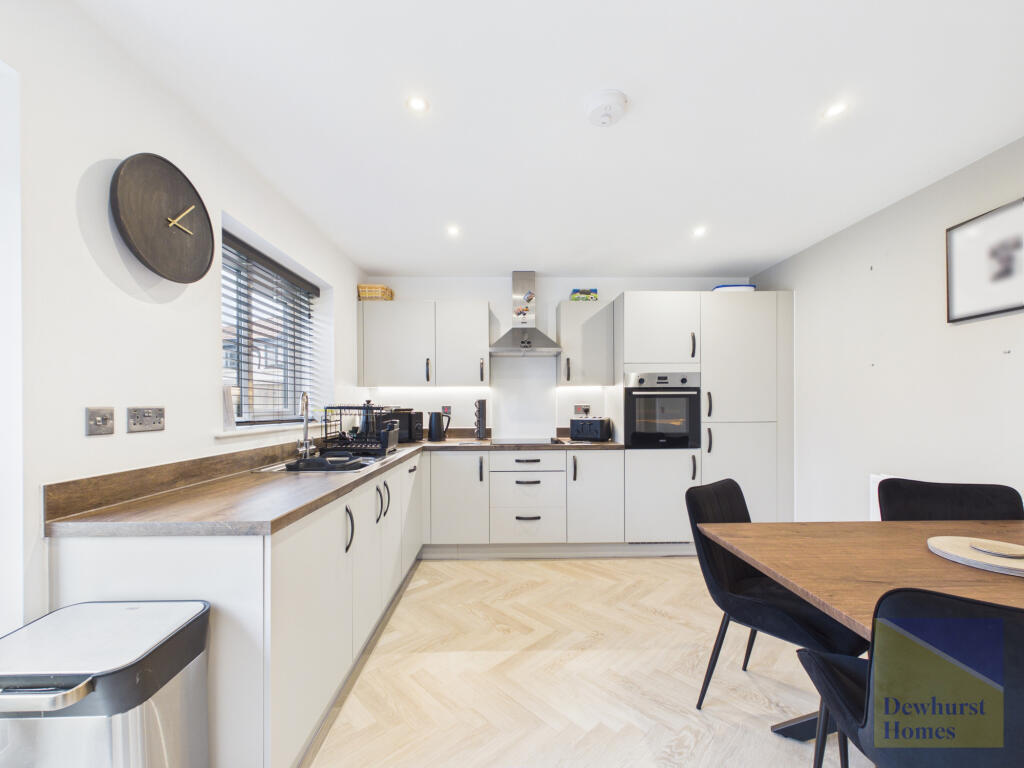 Laurus Grove, Fulwood, PR3 - More