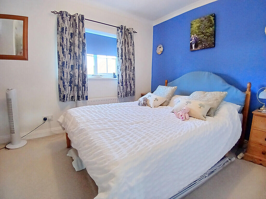 House in Redhill - More