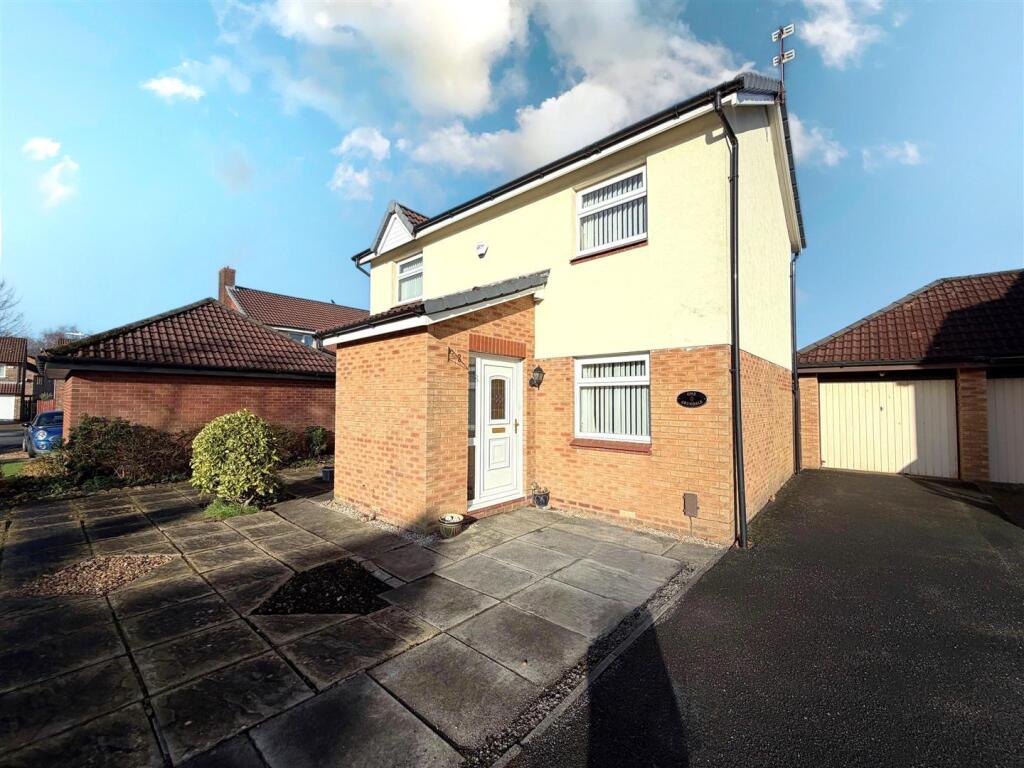 Main image of property: Arundale, Westhoughton, Bolton