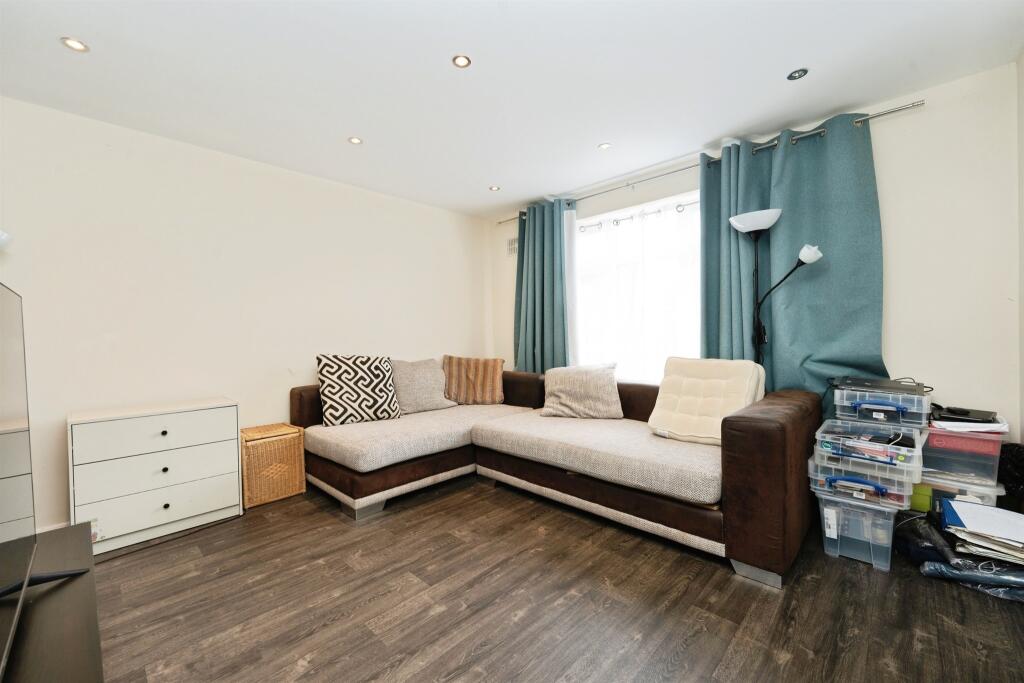 House in Watford - View 3