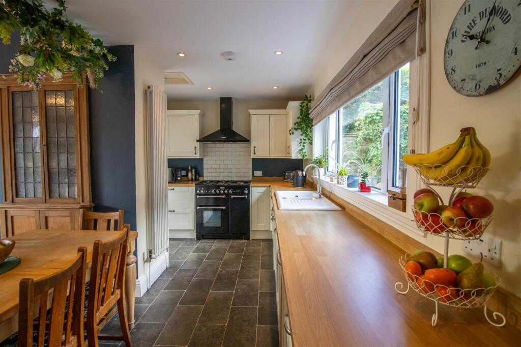 The White Cottage, Langlands Bank, Hawick, TD9 7HJ photo 3