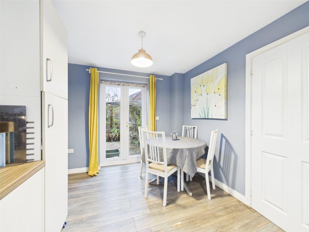 Fauld Drive Kingsway, Quedgeley, Gloucester, Gloucestershire, GL2 photo 4