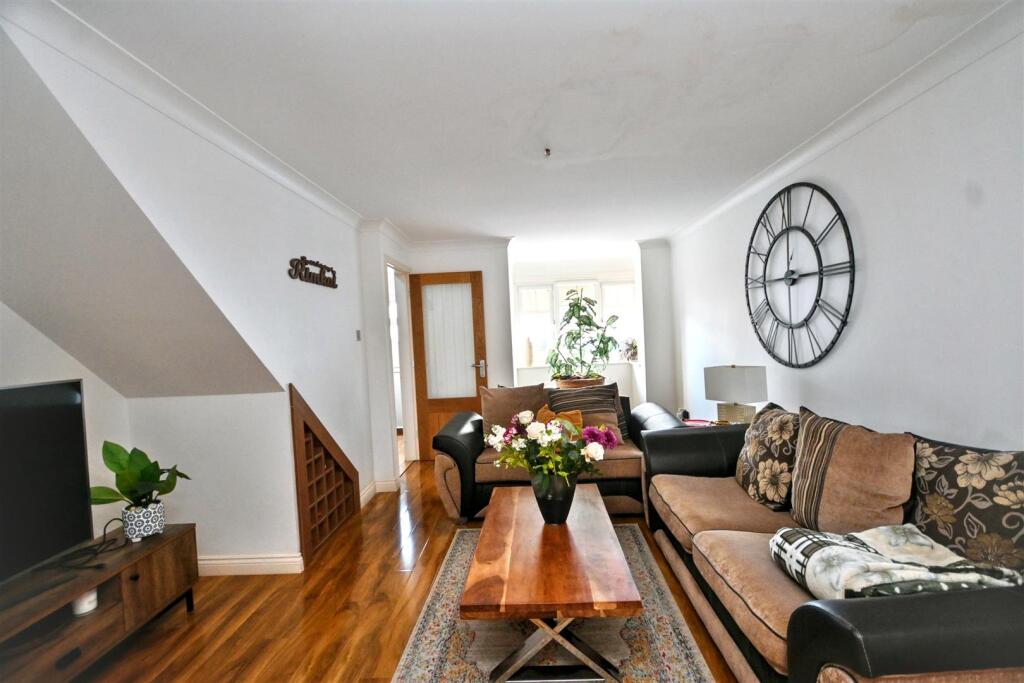 House in Eastbourne, Hampden Park - View 5