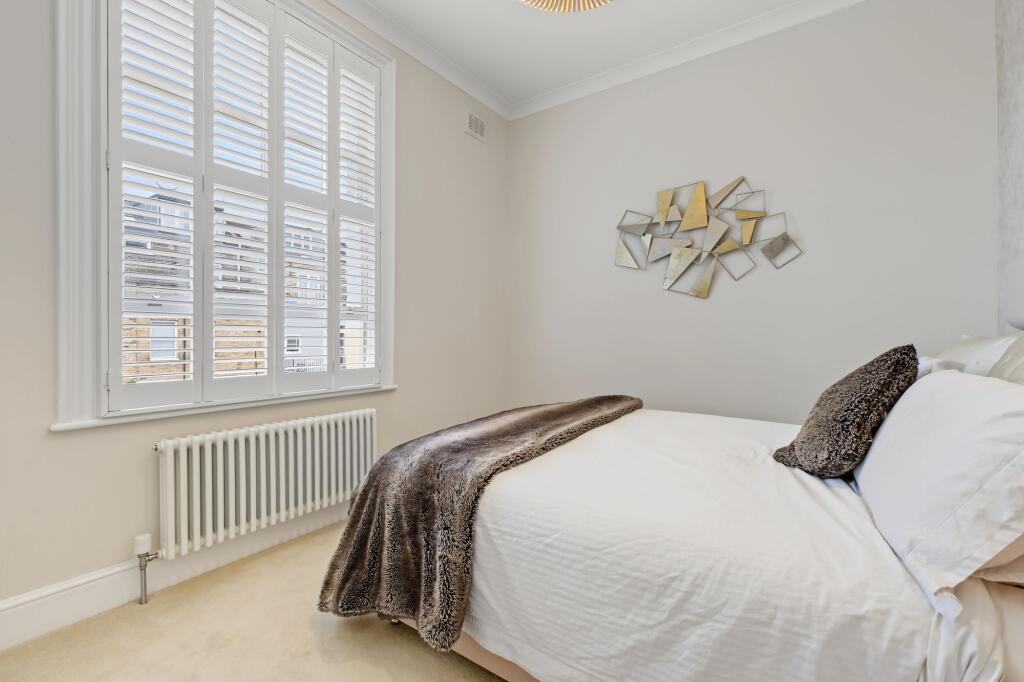 Apartment in London - View 5