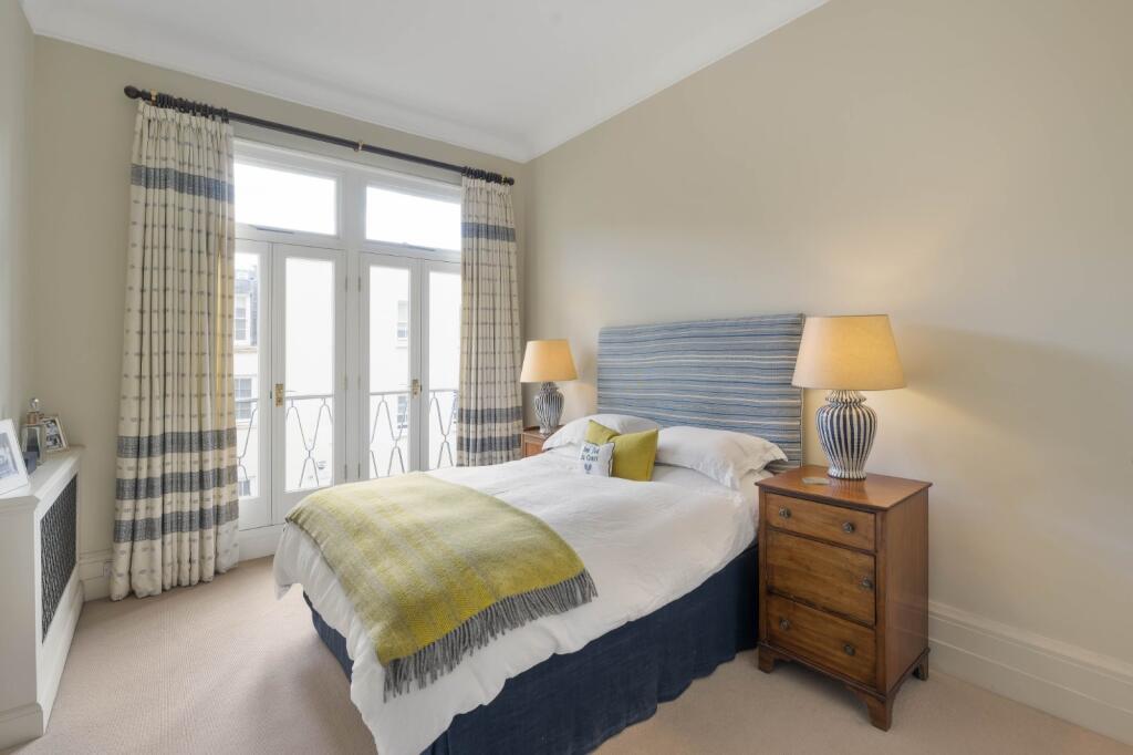 Apartment in London - More