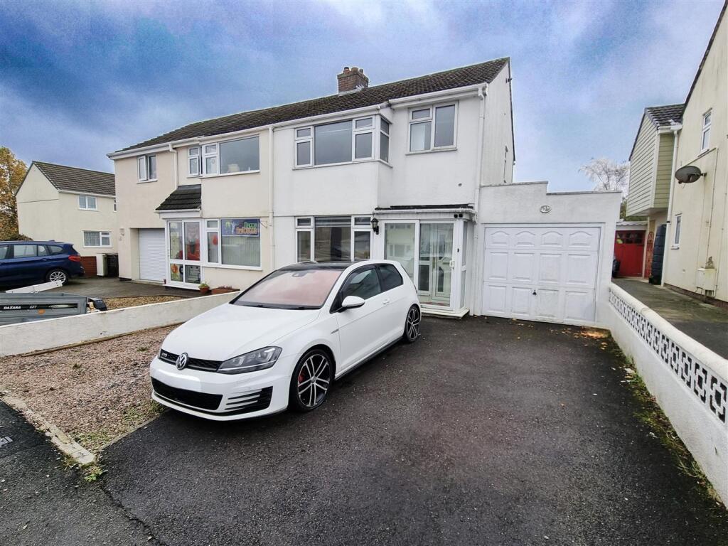 3-bed semi-detached on St. Johns Road, Launceston, £255,000