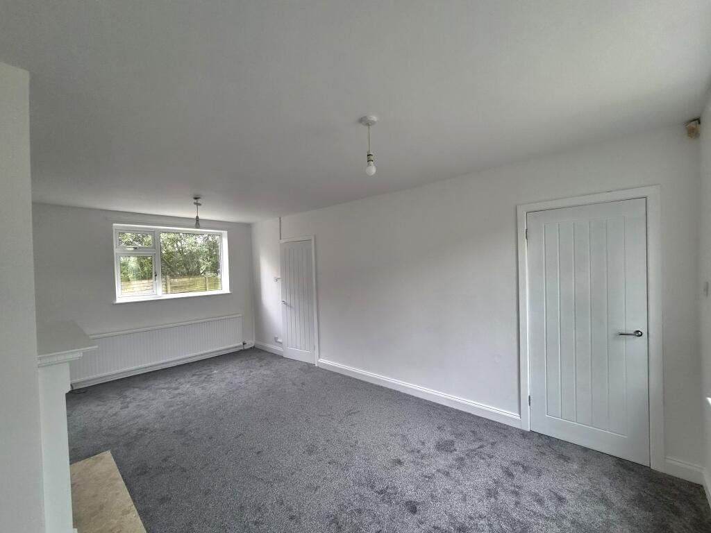 Bristol Close, Heald Green, Cheadle, Stockport photo 3