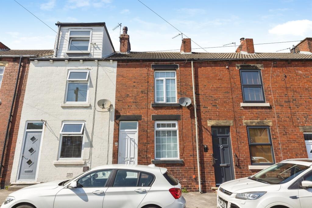 Main image of property: Quarry Mount, Ryhill, Wakefield