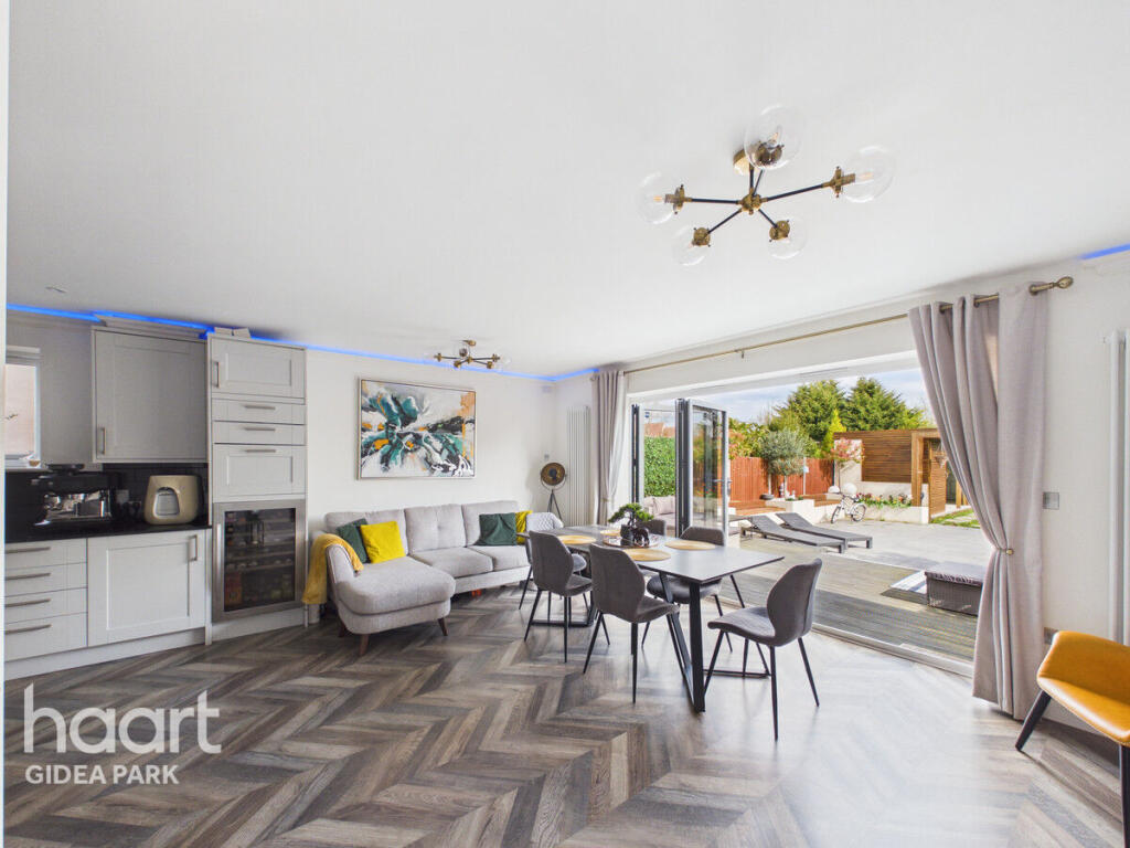 Main image of property: Mashiters Walk, ROMFORD