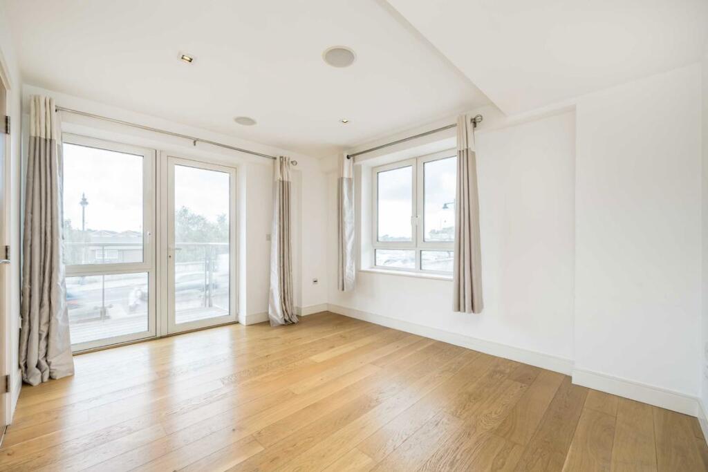 Apartment in Twickenham - View 5