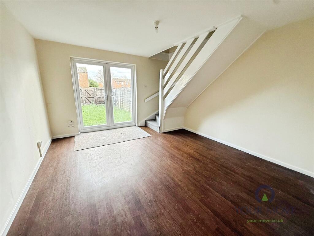 Kingfisher Close, London, SE28 photo 3