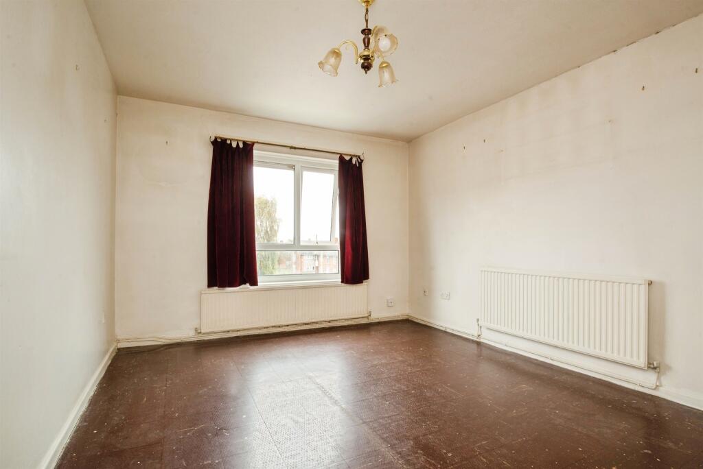 Apartment in Cardiff, Tremorfa - View 2