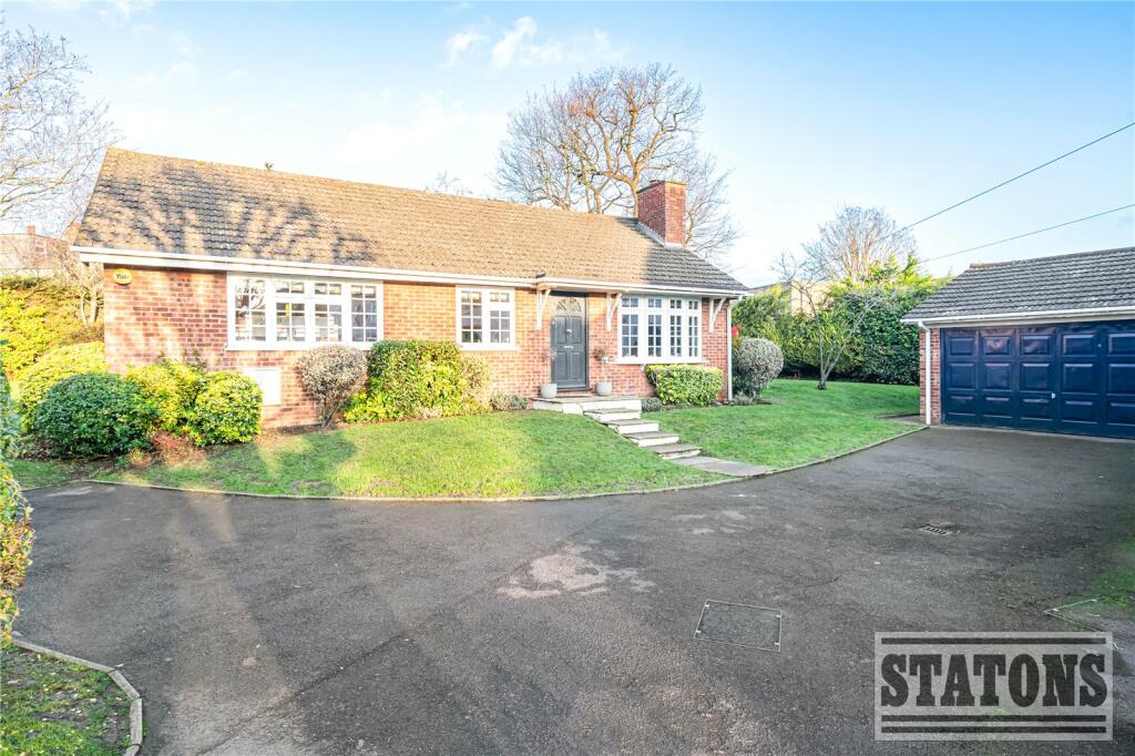 Main image of property: Victoria Close, Barnet, EN4