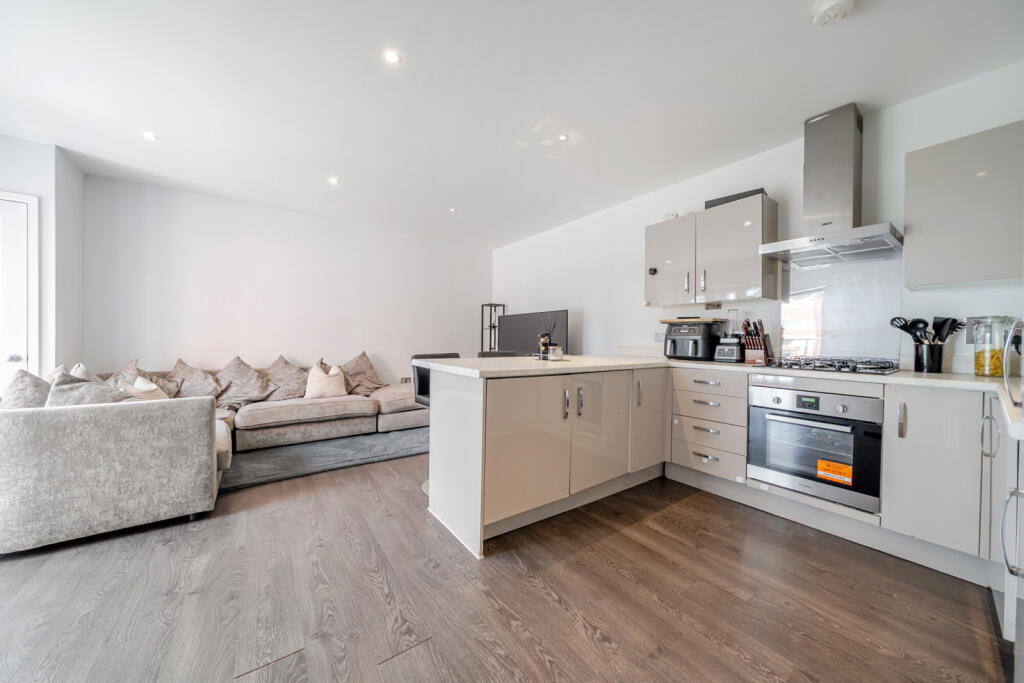 Apartment in Dartford - View 4