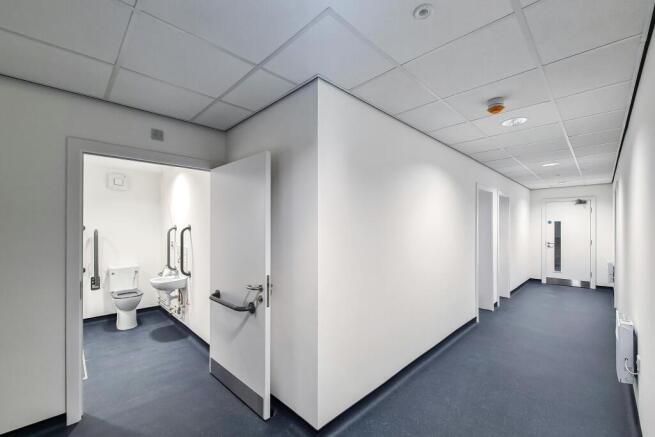 7-HALL_0.1-0.jpg
