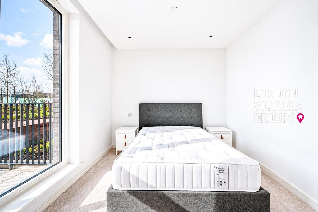 Apartment in Southall, London Borough of Ealing - More