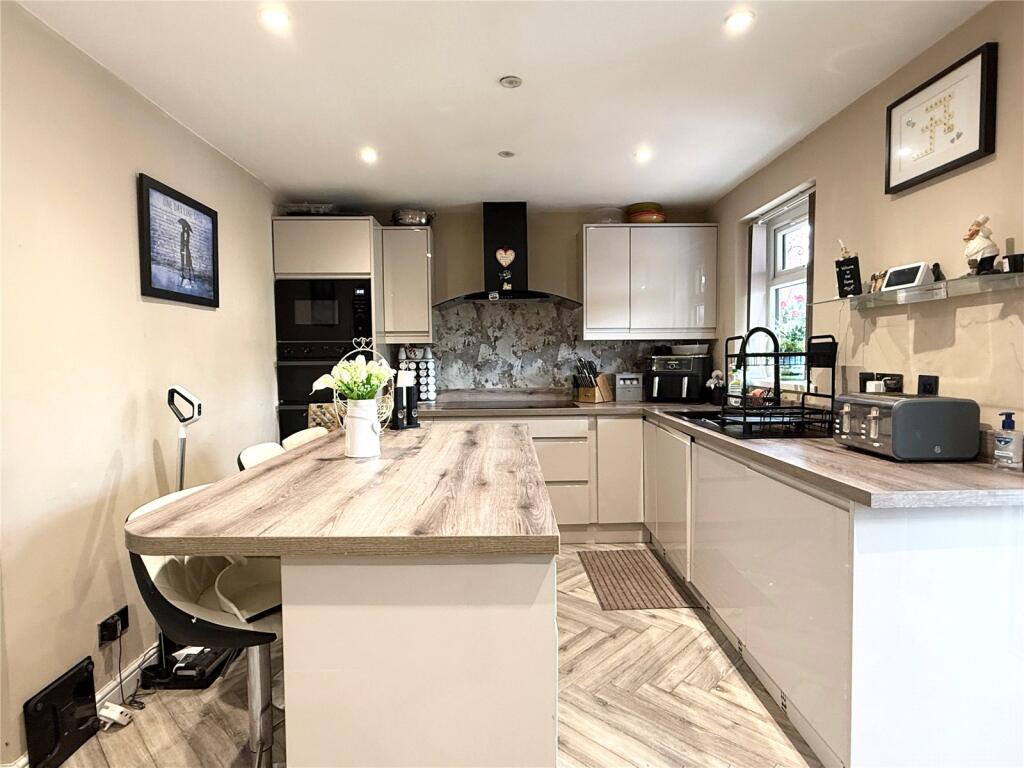House in Lichfield, Chase Terrace, Burntwood - More