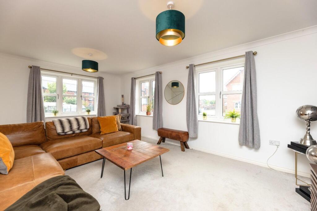 House in Wakefield - View 3