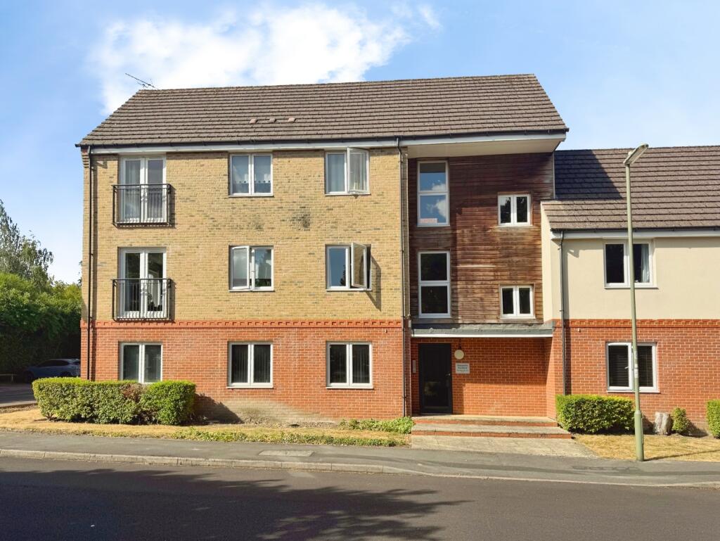 Main image of property: Skippetts Gardens, Basingstoke, Hampshire, RG21