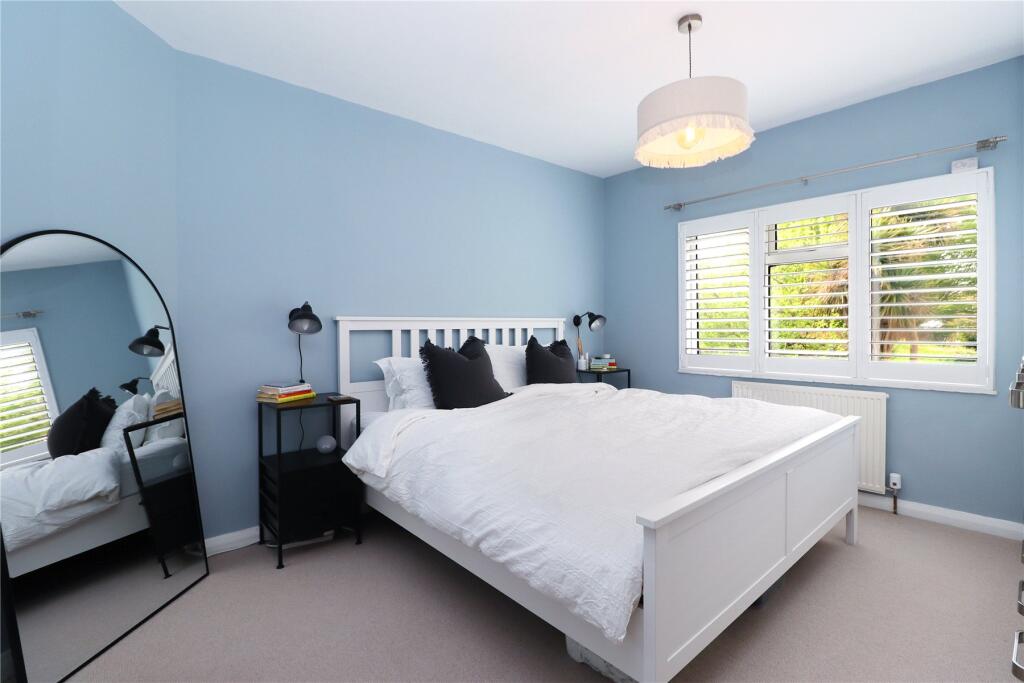 House in Woking, Maybury, Westfield - More
