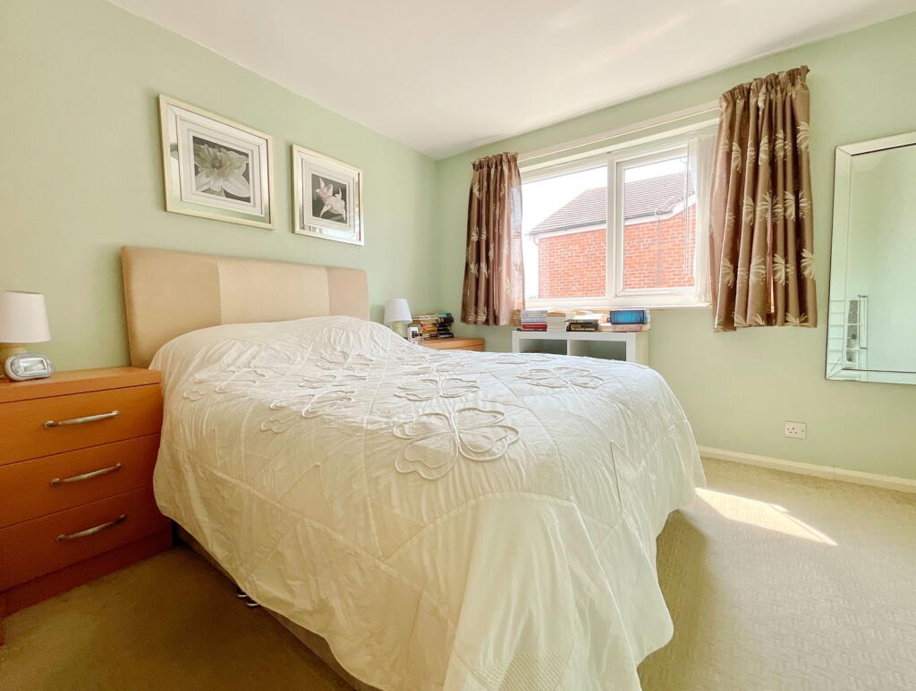Apartment in Sefton, Liverpool City Region - More